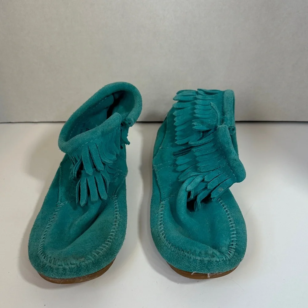 Minnetonka teal double fringe suede shoes size 3